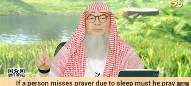 If a person misses prayer due to sleep must he pray immediately or can he delay?