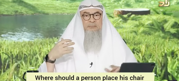 Where to place chair in the row when praying in congregation in masjid?
