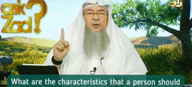 What are the characteristics a person should have to be the imam in prayer?