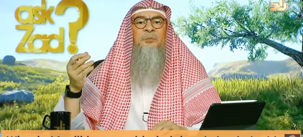 Why do Malikis put their hands by their sides when praying?