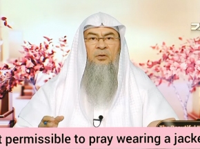 Is it permissible to pray wearing a jacket?