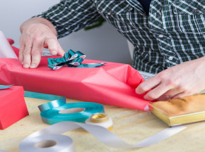 Giving Gifts to non-Muslims