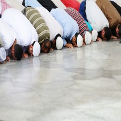 Non-Muslims Taking Part in Islamic Prayer
